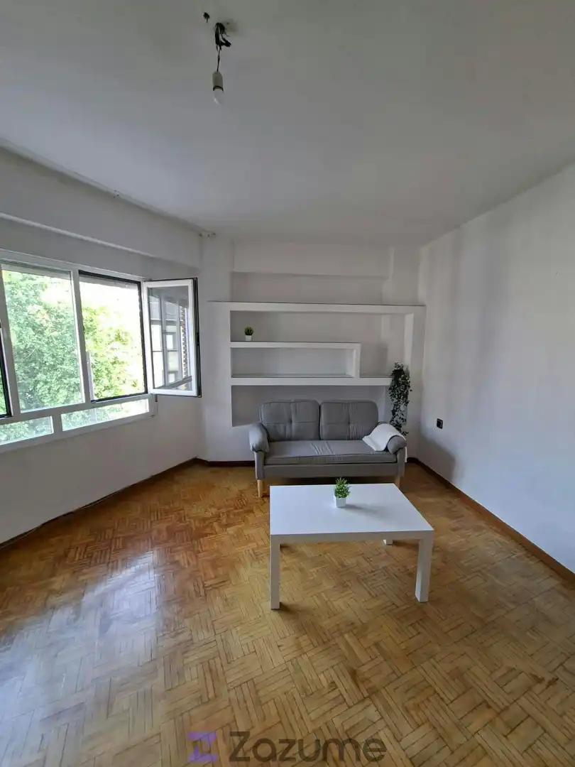 Living room of Flat for rent in Ponferrada  with Heating, Parquet flooring and Furnished