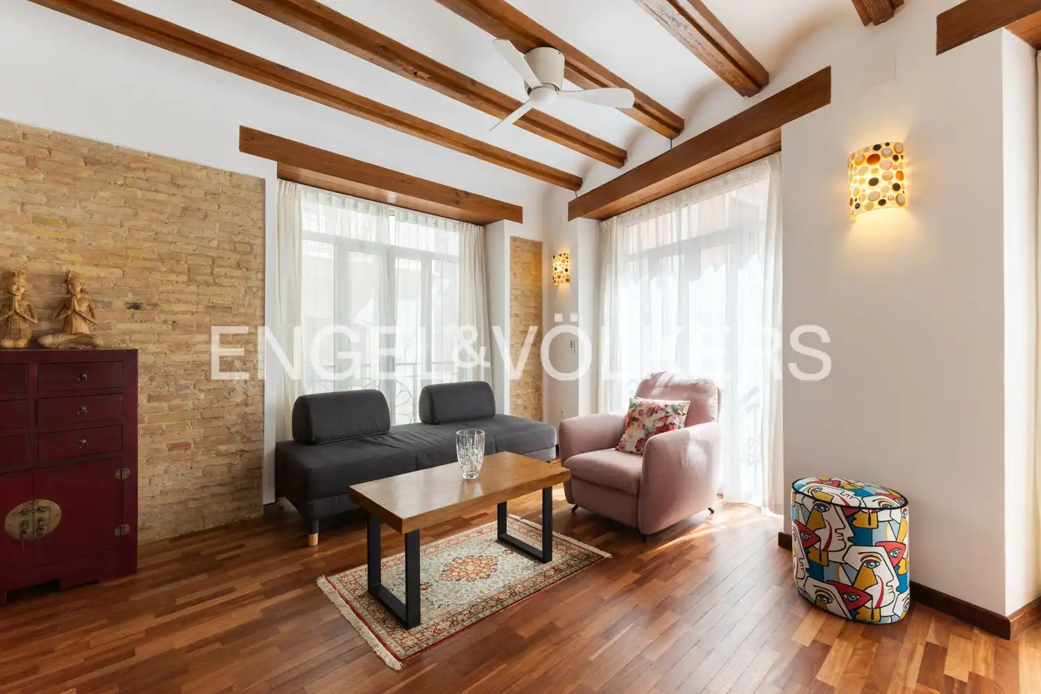 Living room of Flat for sale in Valencia  with Air Conditioner, Heating and Parquet flooring