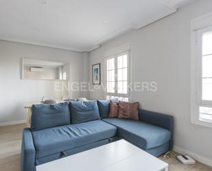 Sala d'estar de Apartament de lloguer en  Madrid Capital amb Aire condicionat, Calefacció i Terrassa