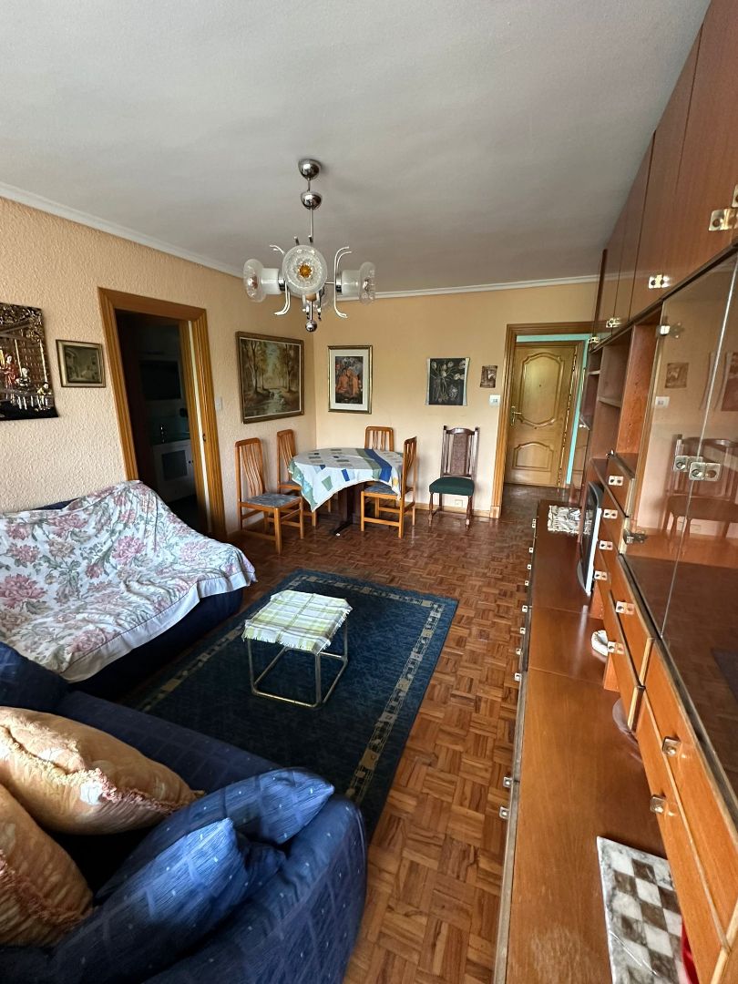 Living room of Flat to rent in  Zaragoza Capital  with Heating, Furnished and Oven