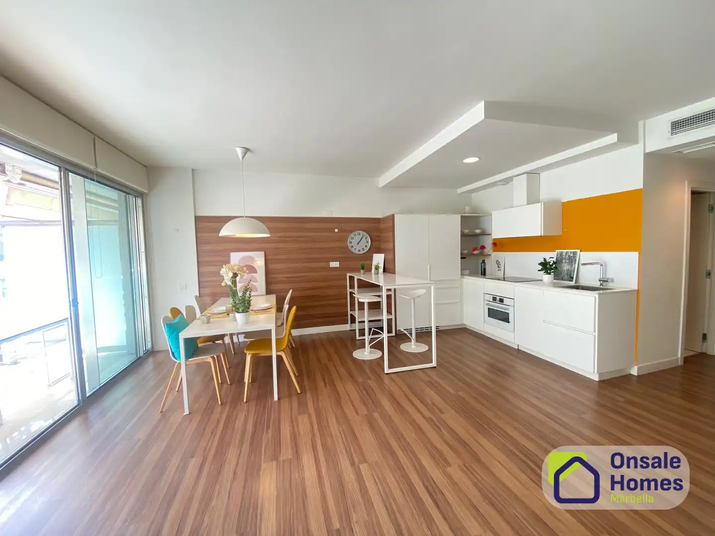 Küche von Wohnung zum Verkauf in Marbella mit Klimaanlage, Terrasse und Abstellraum