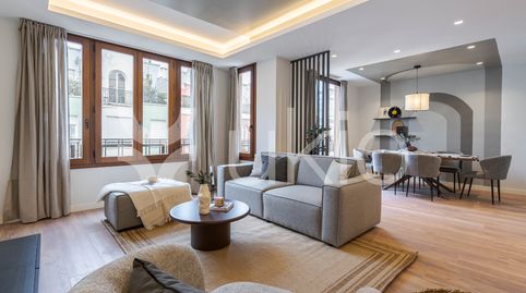 Apartamento de 3 habitaciones con terraza en Goya