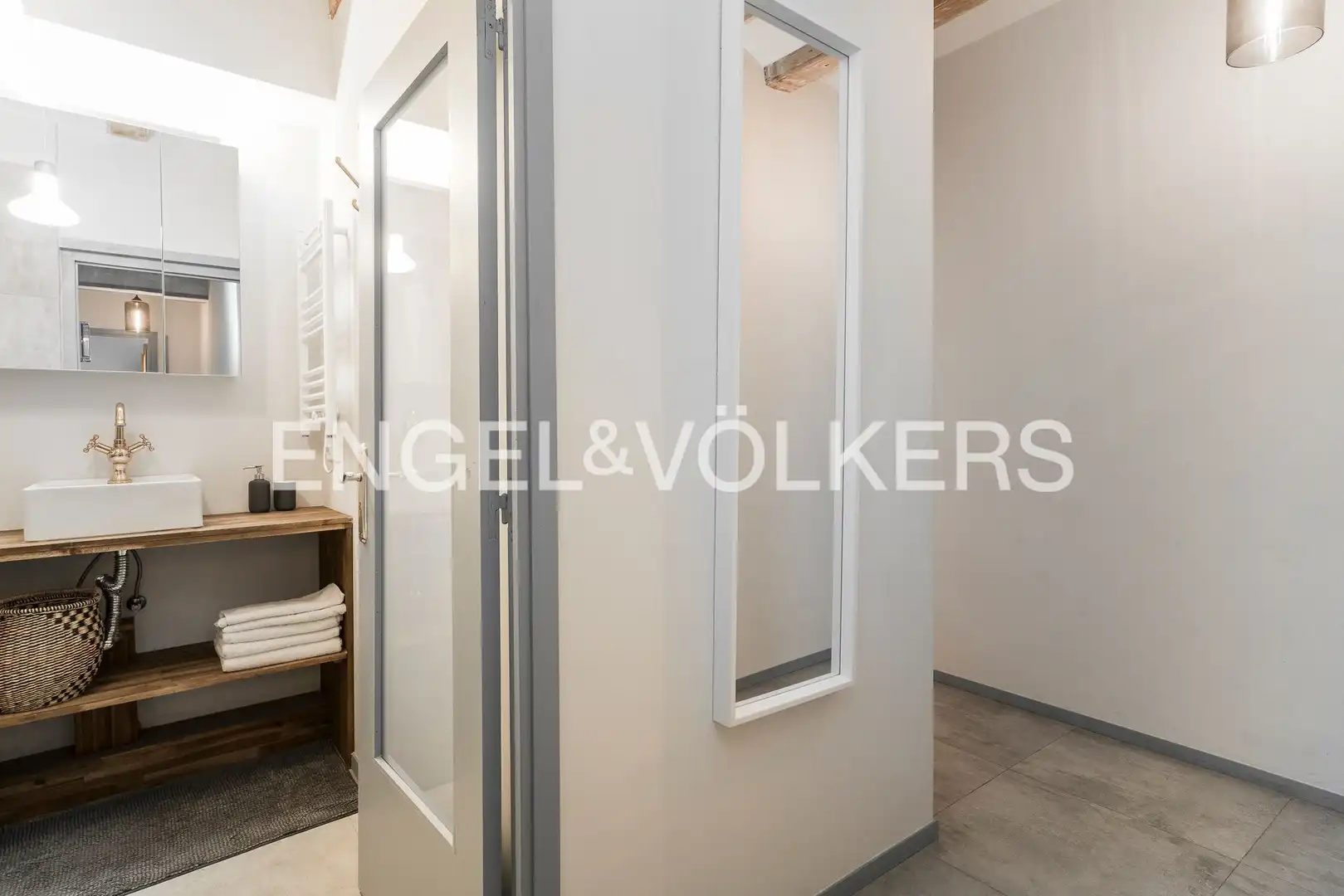 Bathroom of Flat for rent in Barcelona  with Air Conditioner, Heating and Storage room