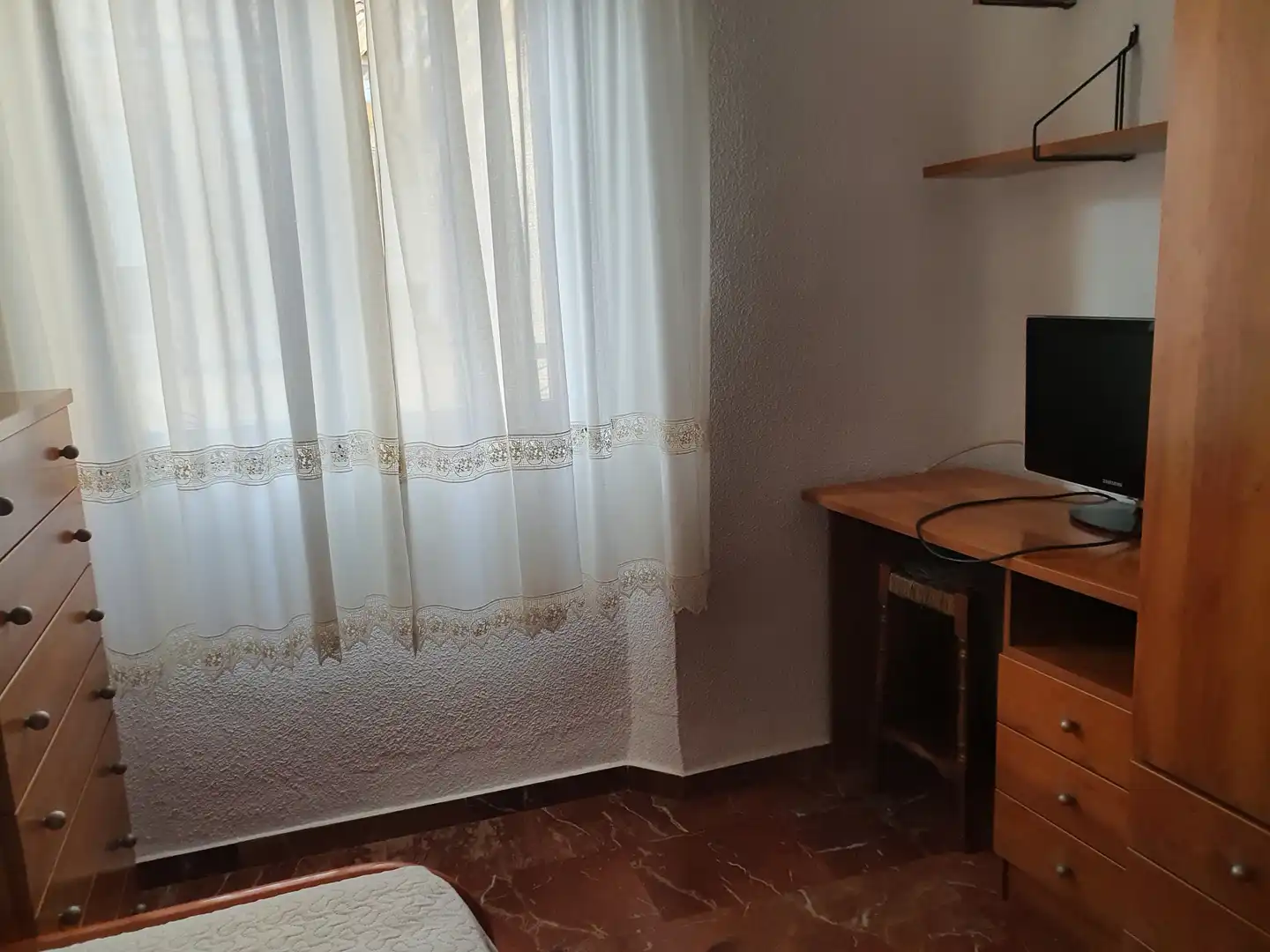 Habitación de Ático de alquiler en Granada con Aire acondicionado, Terraza y Amueblado