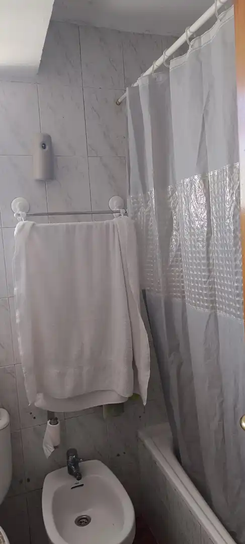 Bathroom of Flat for sale in Sevilla  with Air Conditioner, Terrace and Furnished