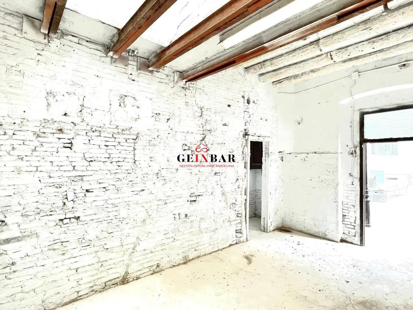 Planta baja en venta en Barcelona con Trastero y Alarma