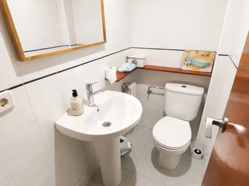Chalet con piscina en venta en Calle de la Camelia 24, imagen 3