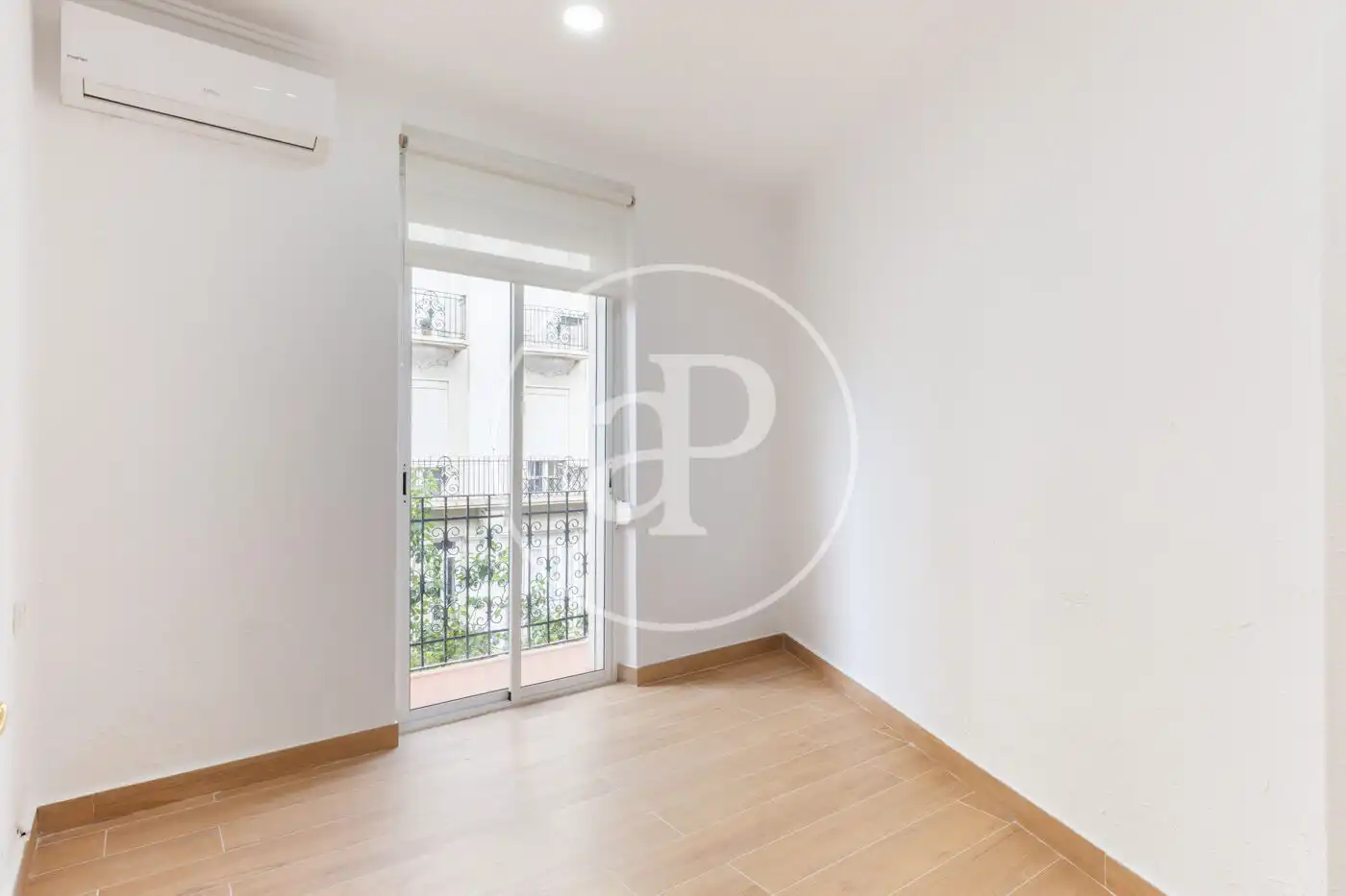 Bedroom of Flat for rent in Valencia  with Air Conditioner, Heating and Furnished