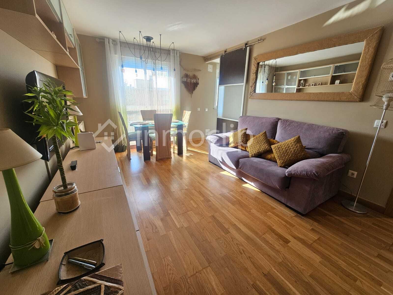Living room of Apartment for sale in Salamanca Capital  with Heating and Community pool