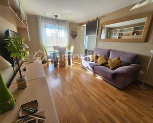 Living room of Apartment for sale in Salamanca Capital  with Heating and Community pool