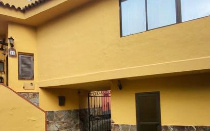 Vista exterior de Casa o xalet en venda en Santa Brígida amb Terrassa