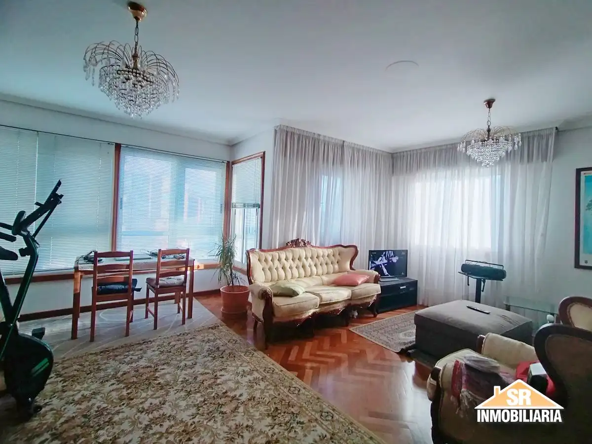 Sala de estar de Piso de alquiler en A Coruña Capital  con Amueblado, Horno y Lavadora