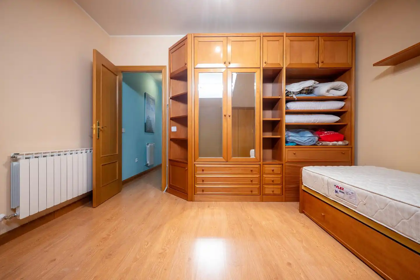 Habitación de Casa adosada de alquiler en Ávila con Calefacción, Parquet y Terraza