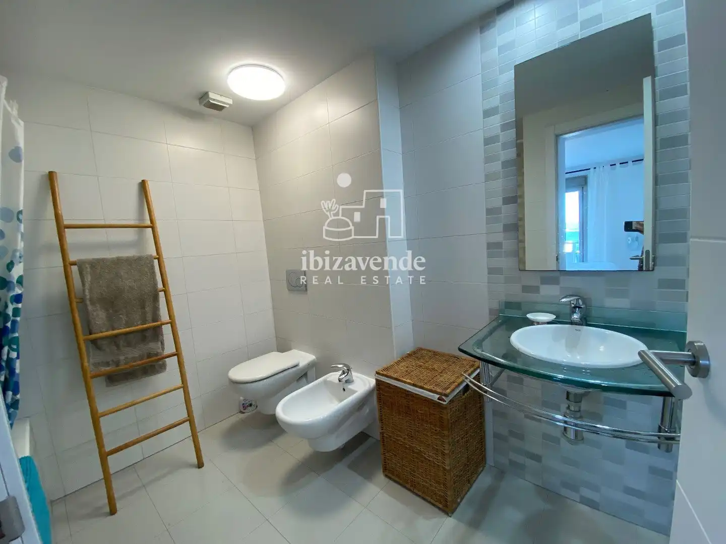 Baño de Piso en venta en Sant Antoni de Portmany con Aire acondicionado, Calefacción y Terraza