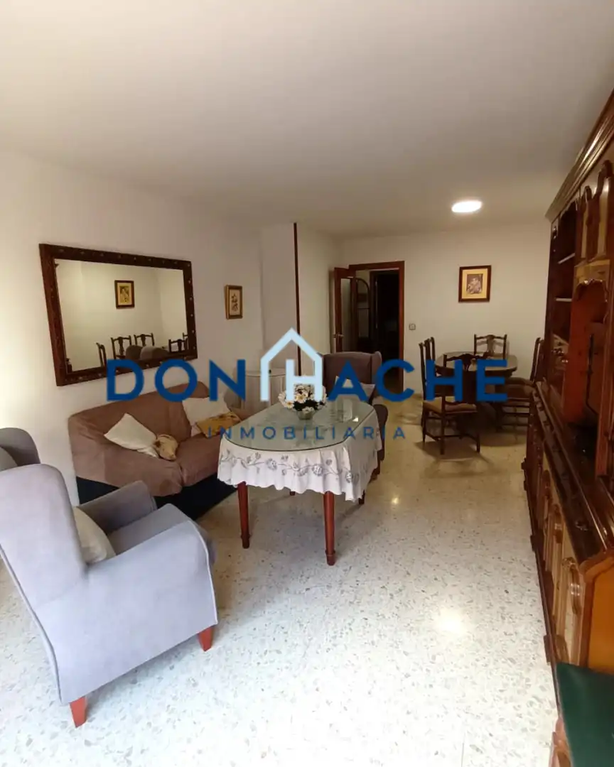 Sala d'estar de Pis en venda en Mérida amb Aire condicionat i Moblat