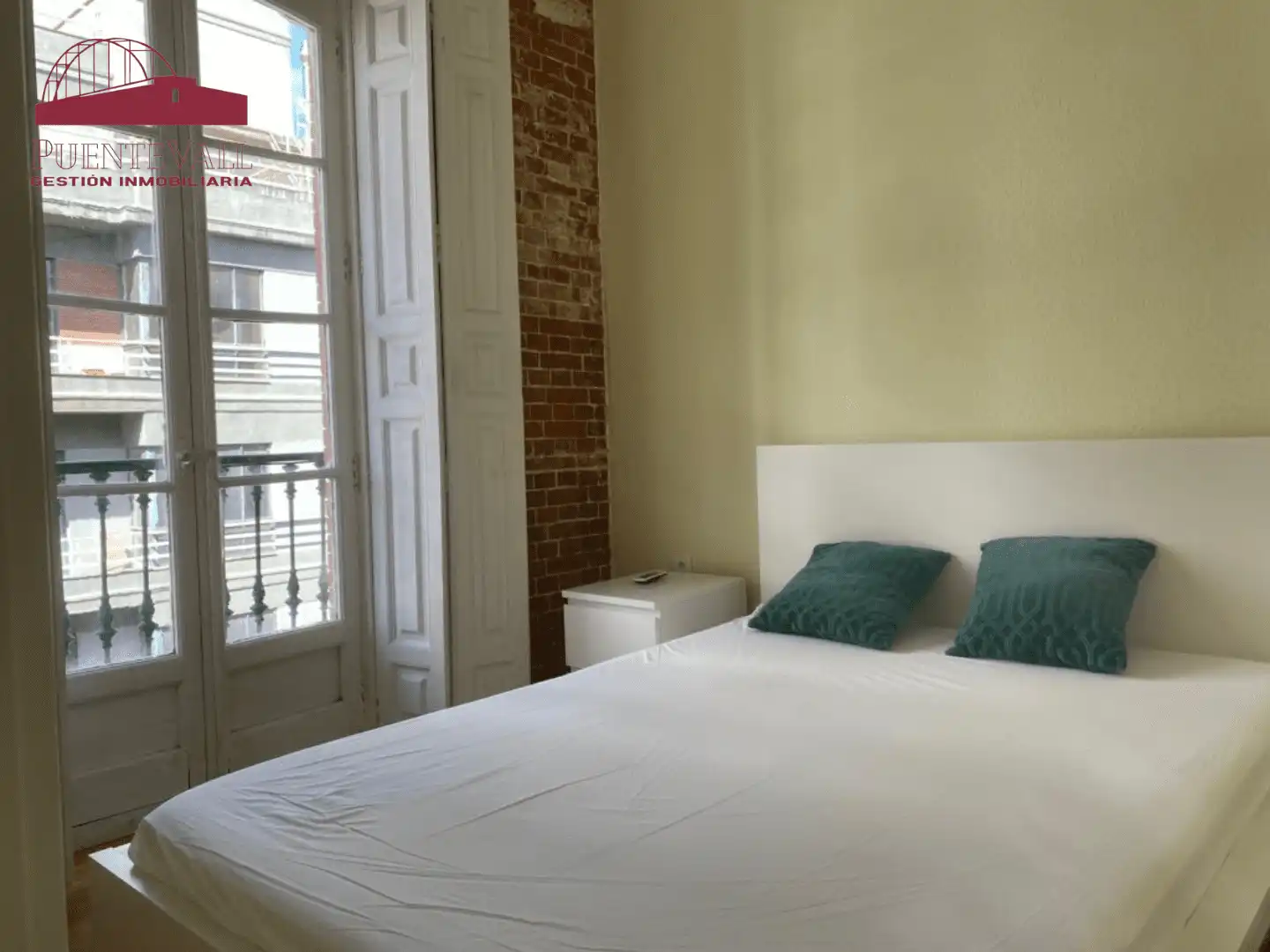 Bedroom of Flat for rent in Valladolid  with Air Conditioner, Heating and Furnished