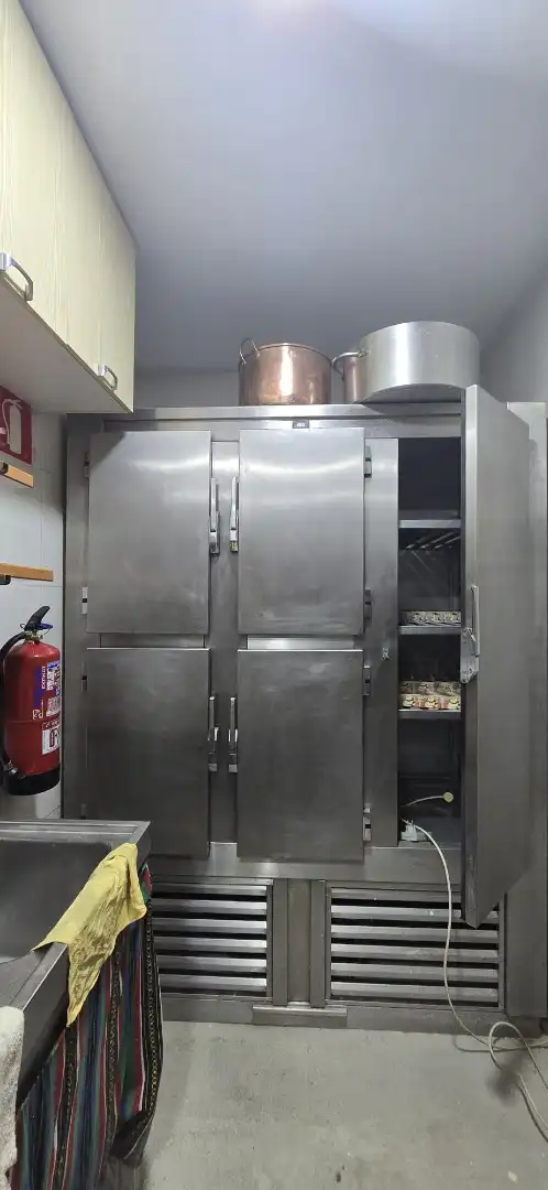 Cocina de Local en venta en San Sebastián de los Reyes con Aire acondicionado, Calefacción y Amueblado