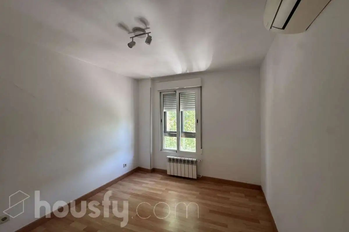Flat for rent in Avenida de Madrid, Santa Bárbara - La Zaporra