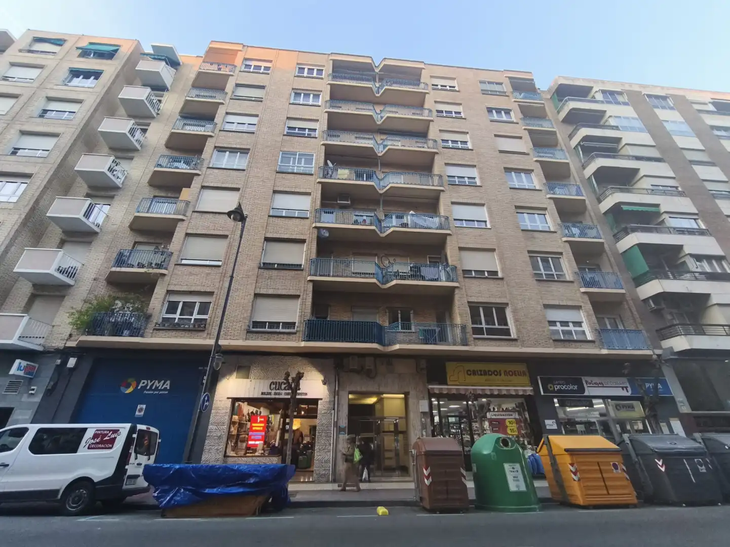 Vista exterior de Piso en venta en  Logroño