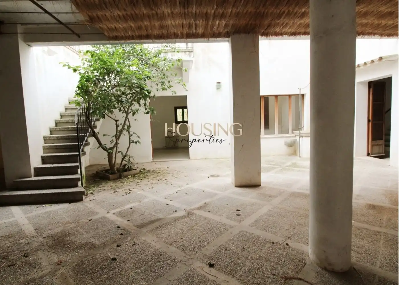 Vista exterior de Casa adosada en venda en Llucmajor amb Terrassa