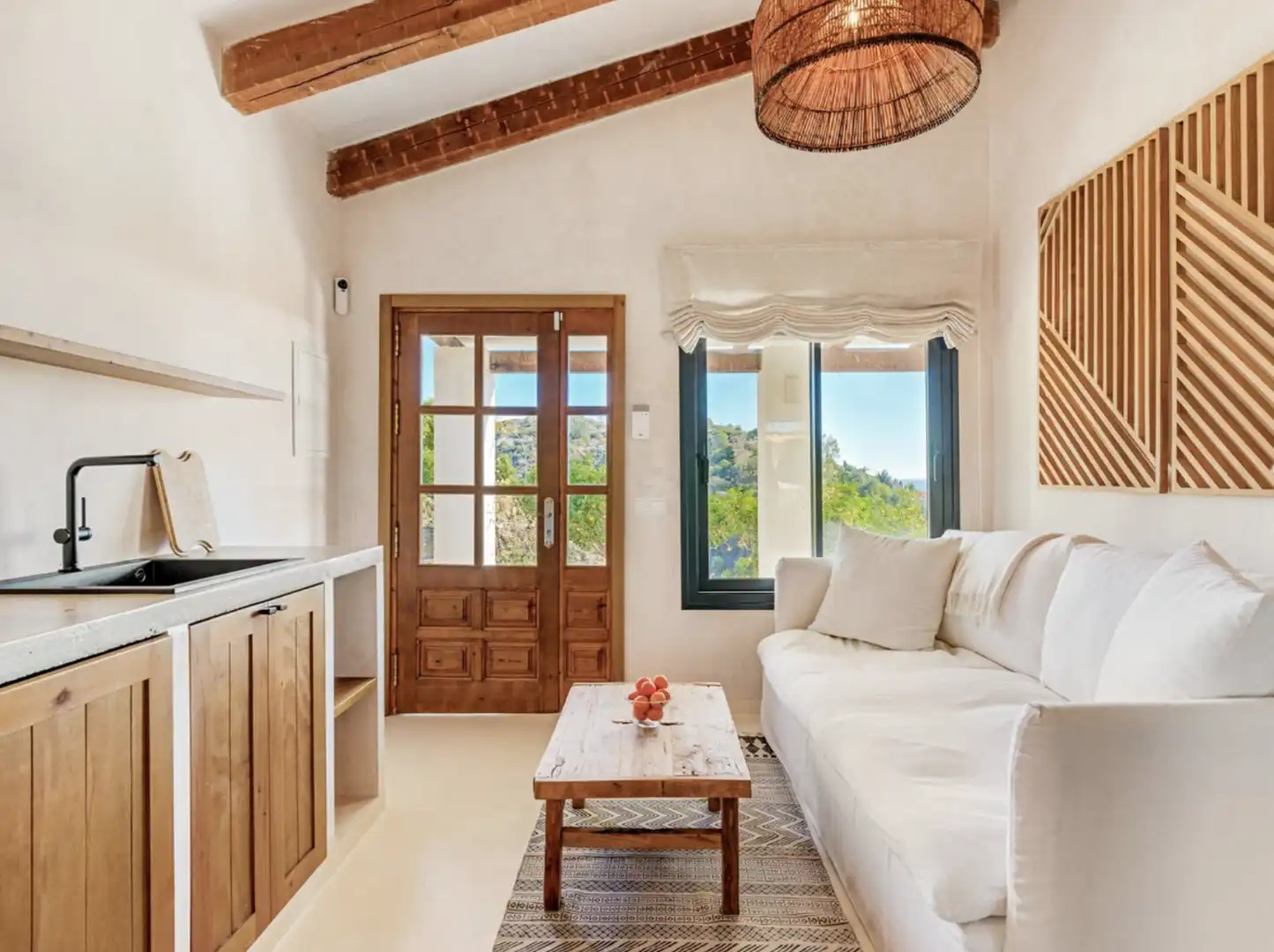 Sala d'estar de Casa o xalet en venda en Estepona amb Aire condicionat, Calefacció i Jardí privat