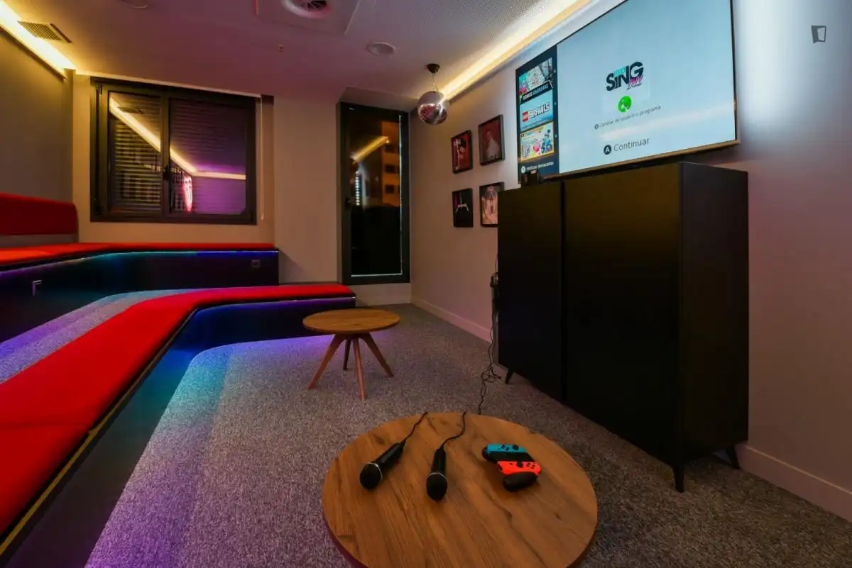 Piso de alquiler en Barcelona con Piscina, Amueblado y Internet