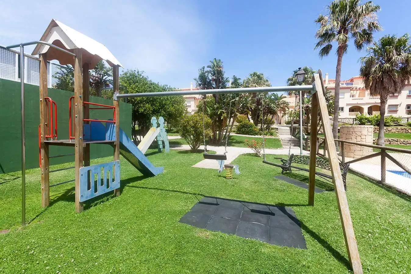 Jardín de Casa adosada en venta en Tarifa con Aire acondicionado, Calefacción y Jardín privado