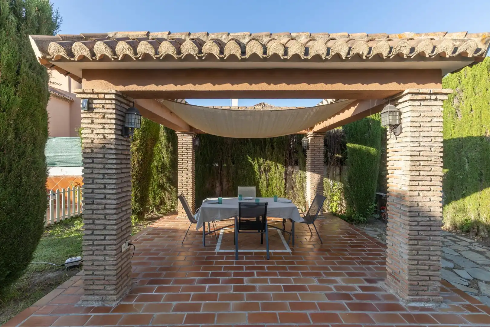 Terrassa de Casa o xalet en venda en La Zubia amb Aire condicionat, Calefacció i Jardí privat