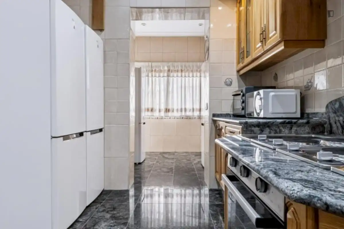 Cocina de Casa o chalet para compartir en Madrid con Calefacción, Amueblado y Horno