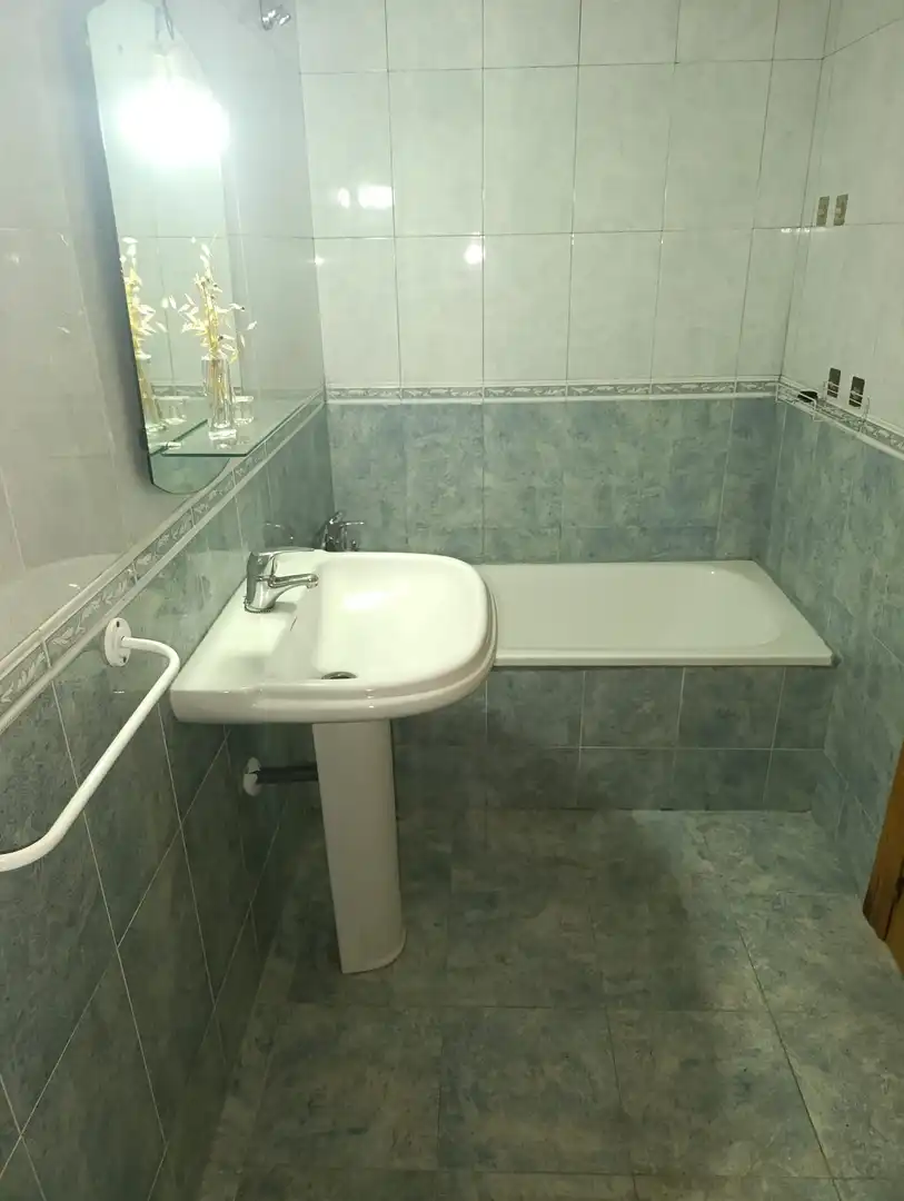 Bany de Dúplex en venda en Linares amb Aire condicionat, Calefacció i Terrassa