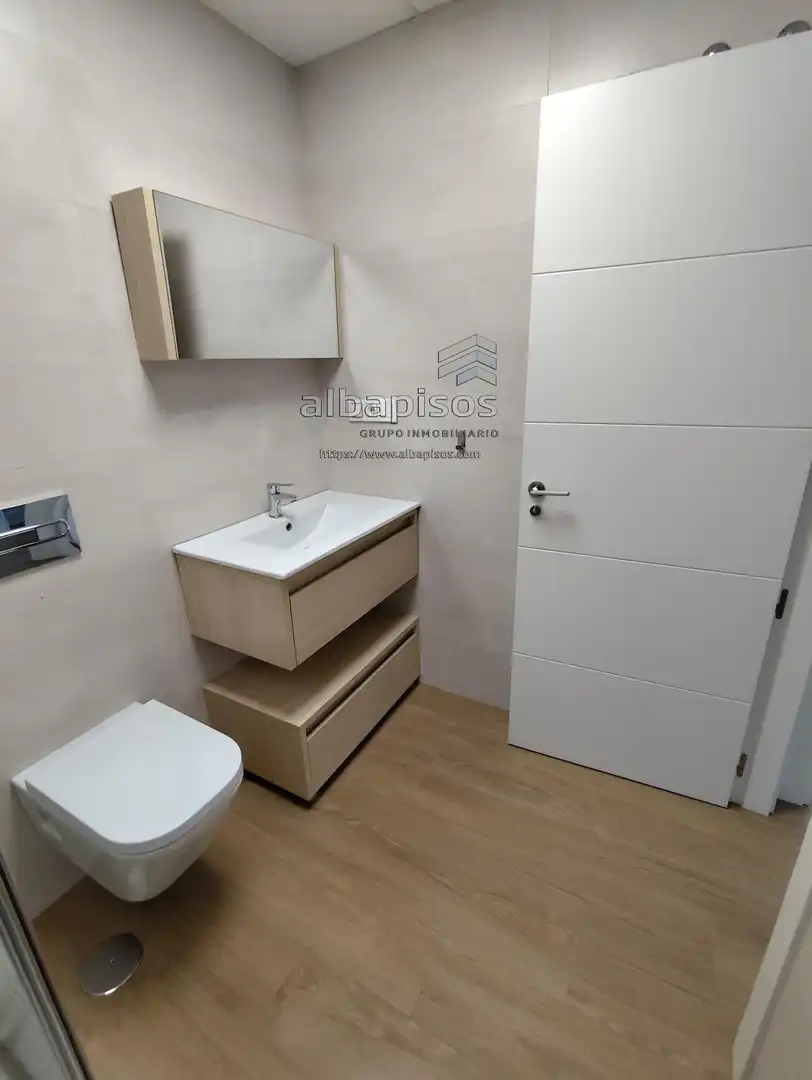 Badezimmer von Wohnung zur Miete in Albacete mit Heizung, Terrasse und Abstellraum