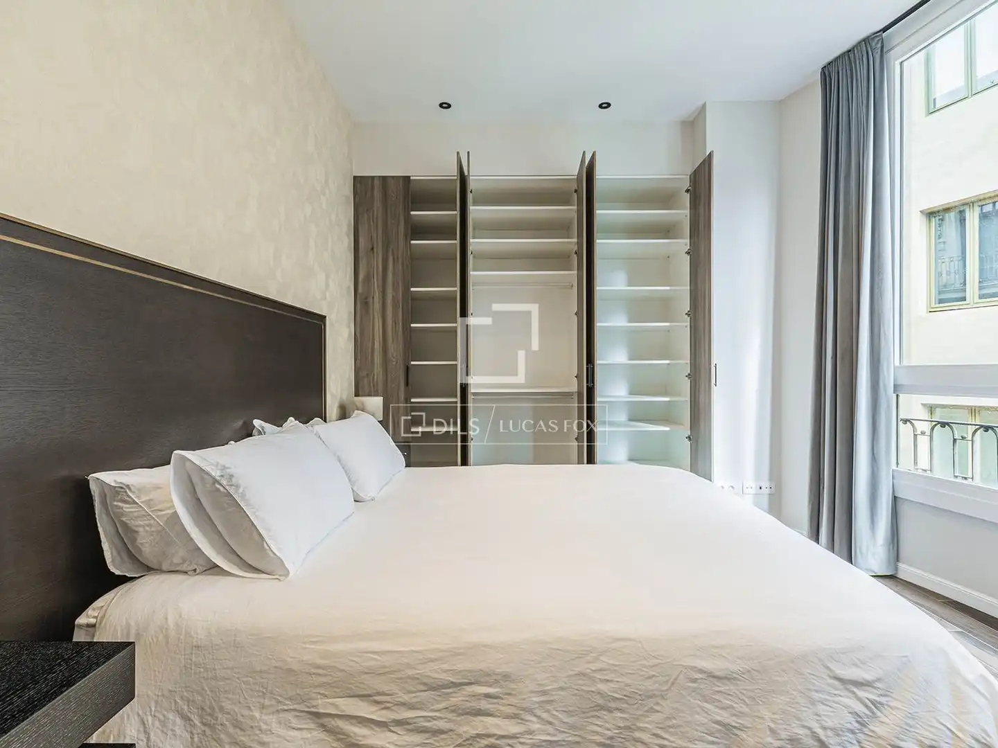 Habitación de Piso en venta en Barcelona con Aire acondicionado, Calefacción y Balcón