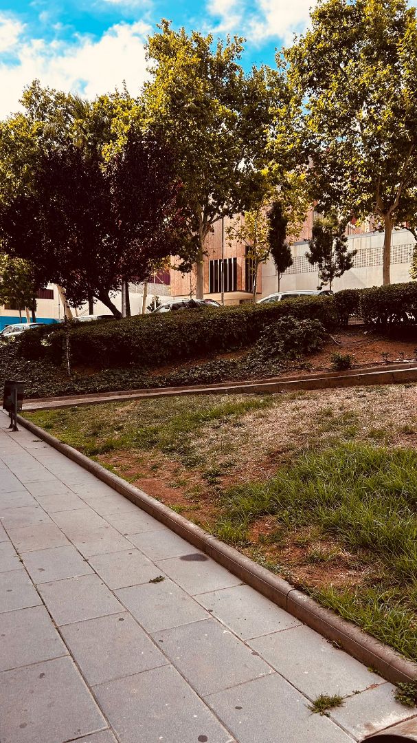 Vista exterior de Garatge en venda en Badalona amb Alarma