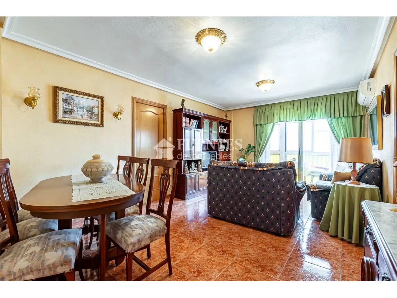 Sala de estar de Piso en venta en Alicante / Alacant con Aire acondicionado, Terraza y Amueblado