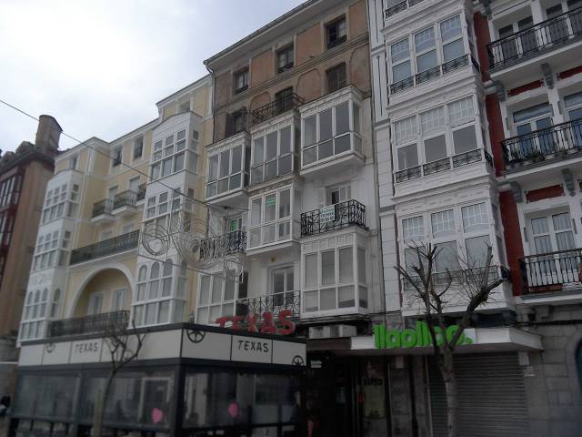 Casa-chalet en Venta en Centro