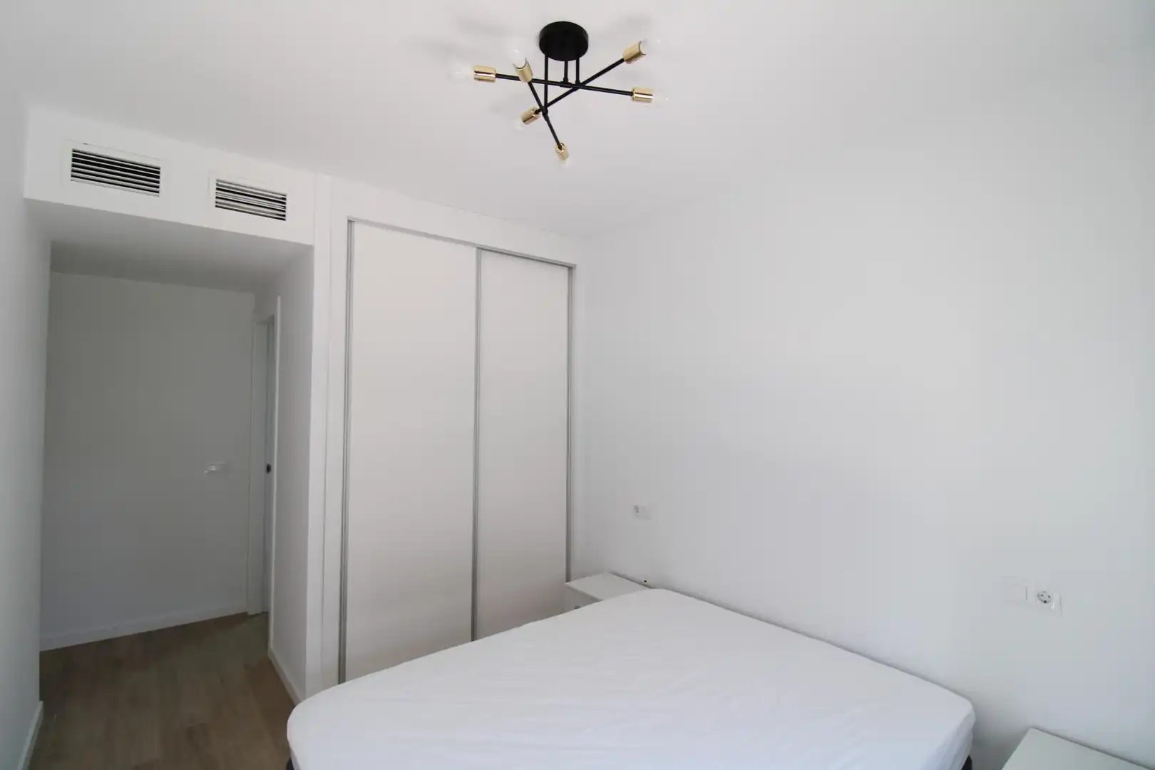 Schlafzimmer von Wohnung zur Miete in Murcia mit Klimaanlage, Heizung und Möbliert