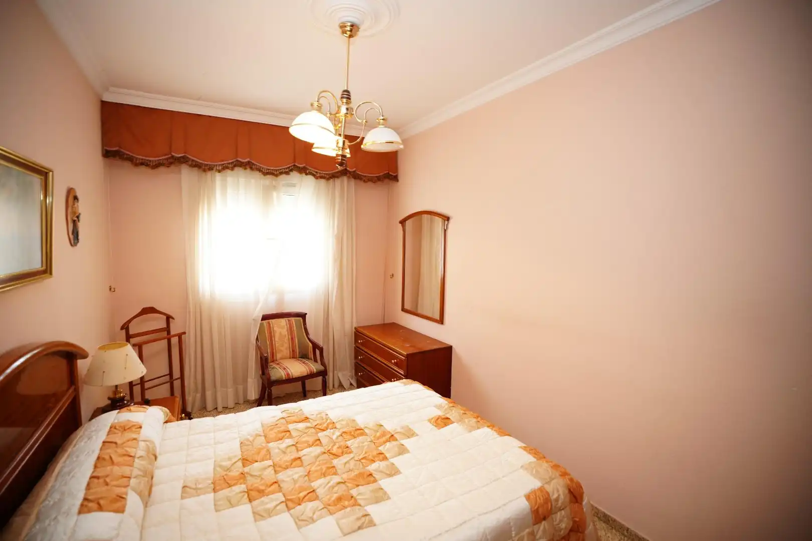 Dormitori de Casa o xalet en venda en Alcalá de Guadaira amb Aire condicionat i Traster