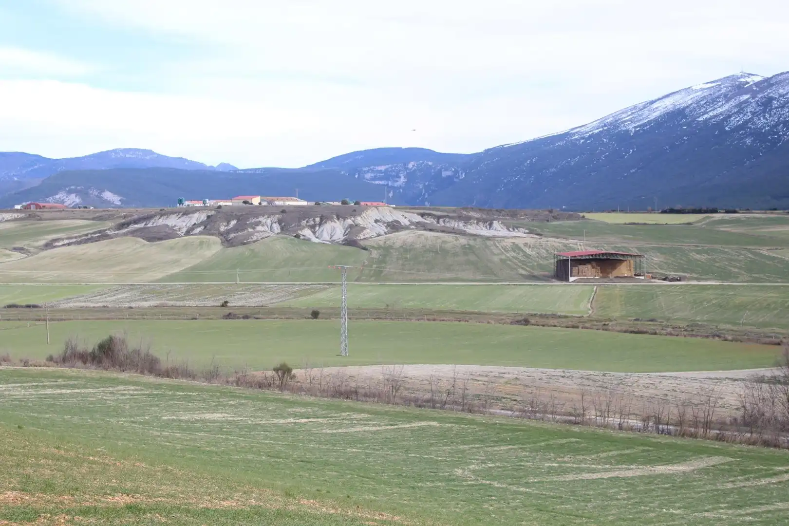 Fabrikhallen zum Verkauf in Lumbier