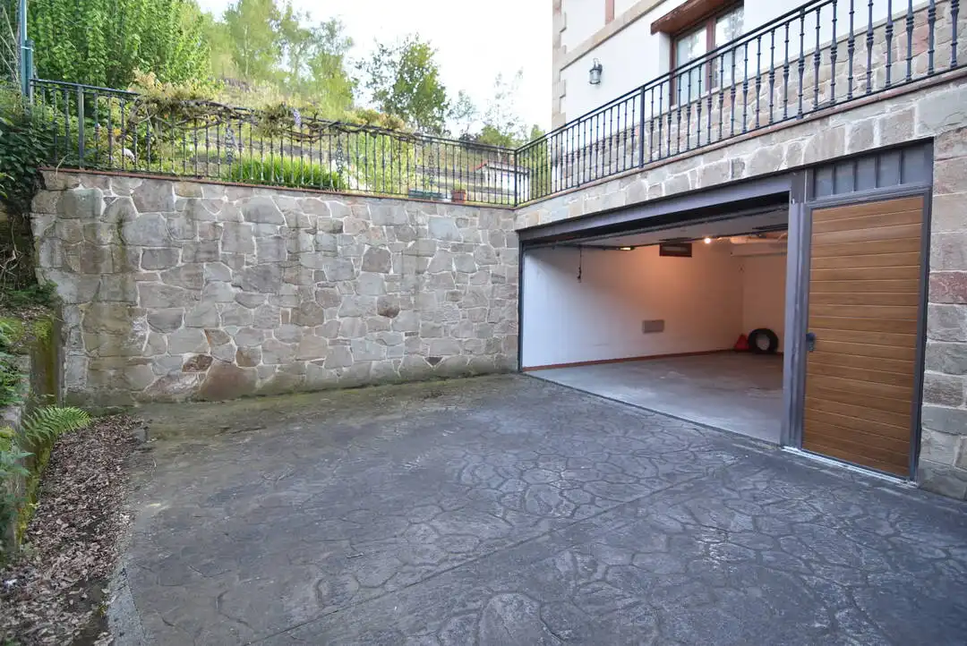 Casa o xalet en venda en Ermua amb Calefacció, Jardí privat i Terrassa