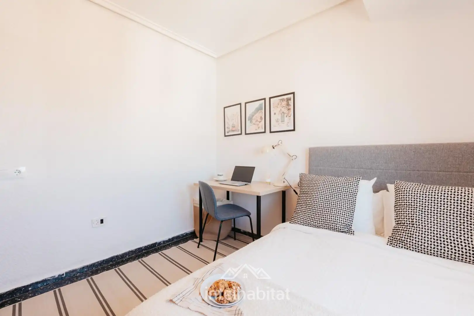 Bedroom of Flat for sale in Mislata  with Air Conditioner, Furnished and Balcony