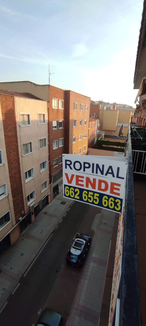 Vista exterior de Pis en venda en Salamanca Capital amb Terrassa, Moblat i Forn