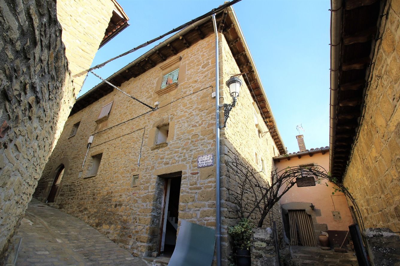 Vista exterior de Casa o xalet en venda en Bagüés amb Traster i Moblat