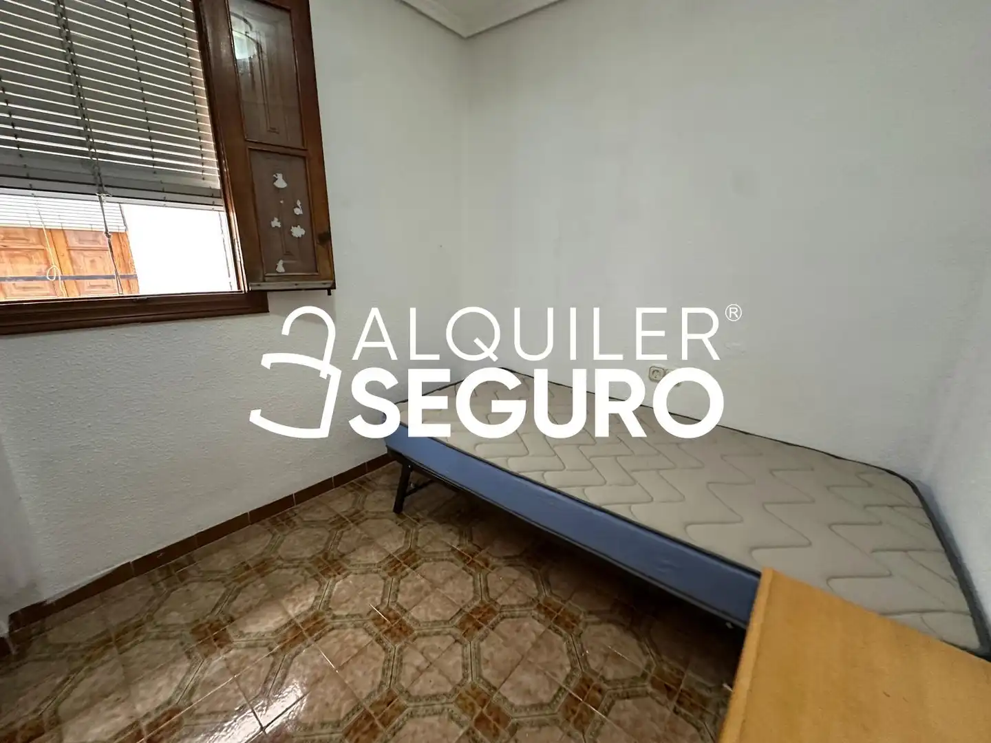 Bedroom of Flat for rent in Mislata  with Air Conditioner, Terrace and Furnished