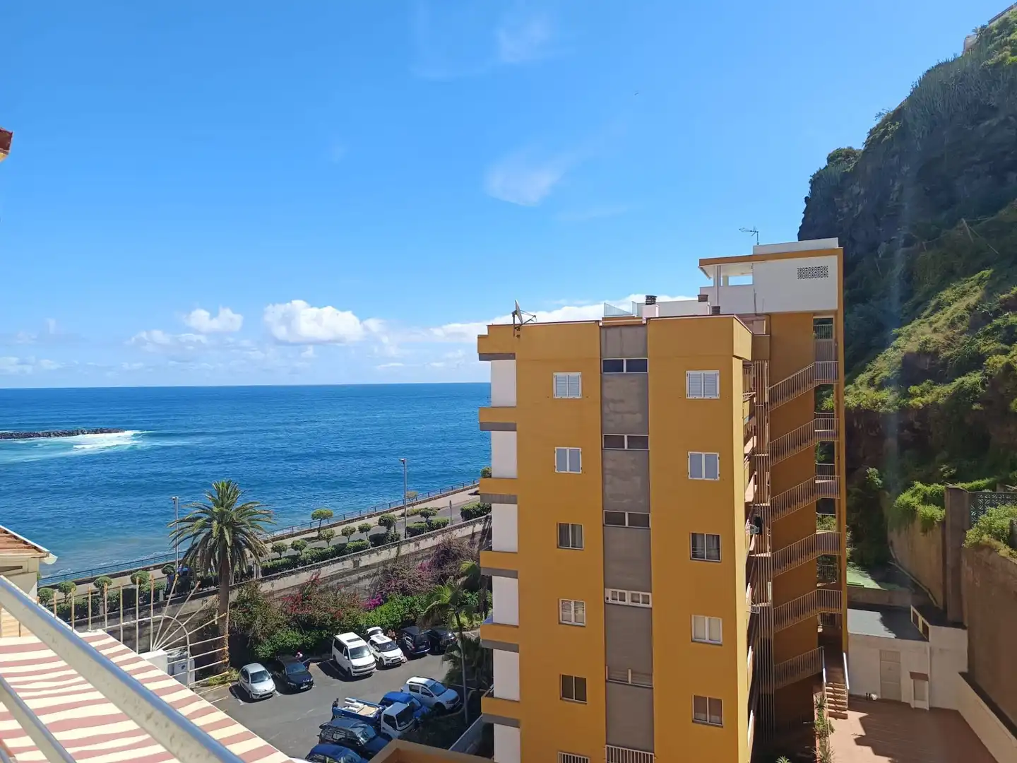 Vista exterior de Estudi en venda en Puerto de la Cruz amb Calefacció, Terrassa i Moblat