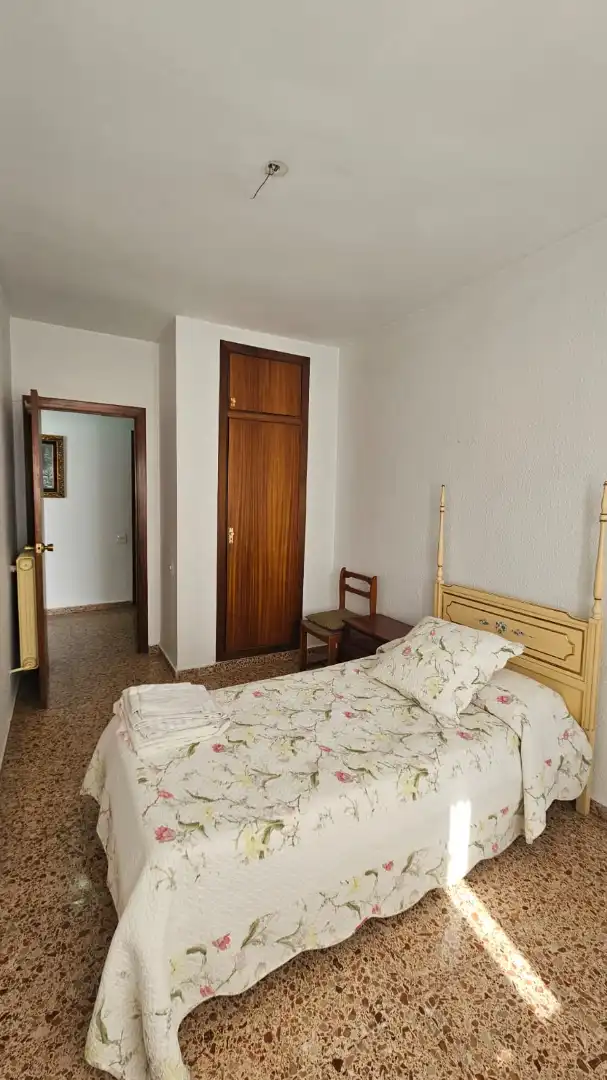 Bedroom of Flat for sale in Valencia  with Air Conditioner, Heating and Balcony