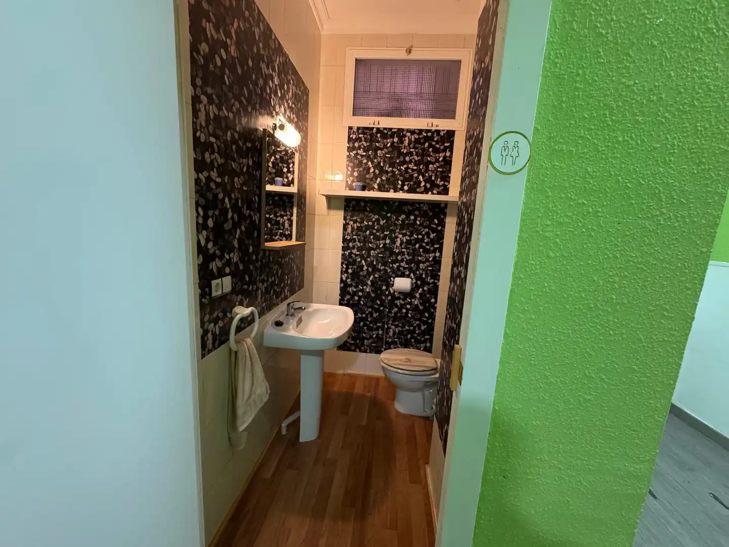 Badezimmer von Geschaftsraum zum Verkauf in Torrevieja mit Klimaanlage und Möbliert