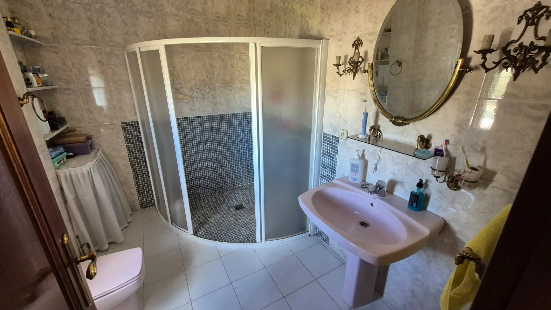 Baño de Casa o chalet en venta en Carmona con Aire acondicionado, Calefacción y Jardín privado