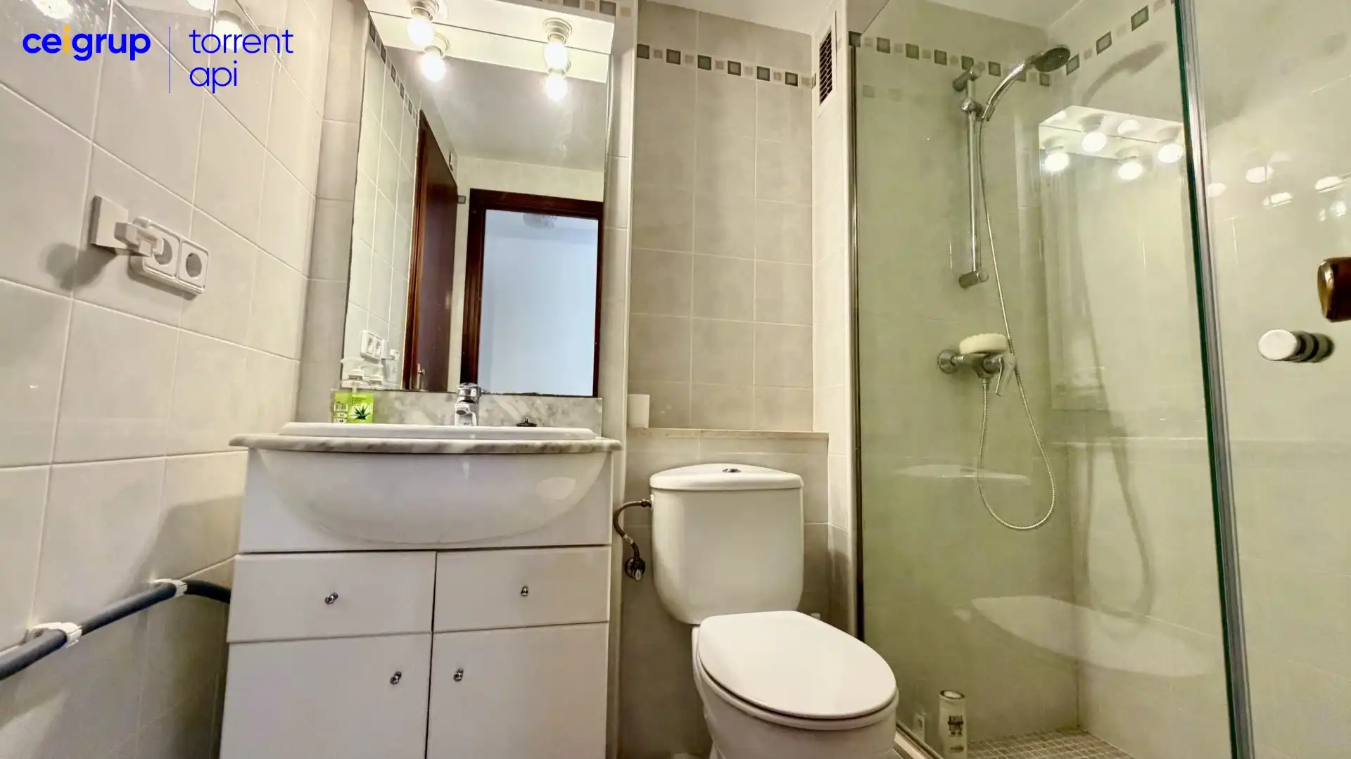 Bathroom of Flat for sale in L'Estartit  with Terrace, Swimming Pool and Furnished