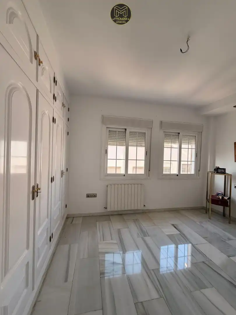 Casa amb terrassa en venda a Renfe - Bulevar 1ª y 2ª Fase, imagen 5