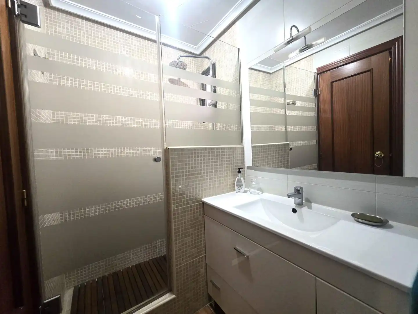 Bathroom of Houses for sale in Plasencia  with Air Conditioner, Heating and Terrace